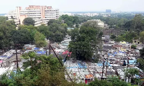 BMC ने मानसून की तैयारियों के लिए 24x7 आपातकालीन बाढ़ नियंत्रण कक्ष स्थापित किया