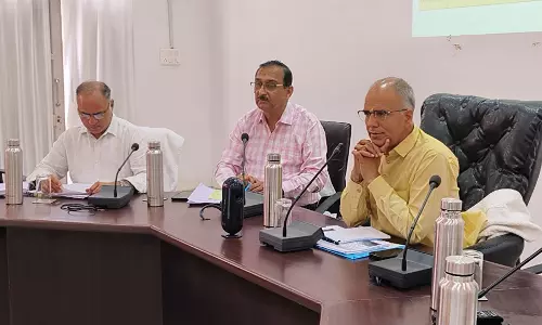 Jaipur: बजट घोषणाओं और अन्य परियोजनाओं की जिलेवार प्रगति की समीक्षा की