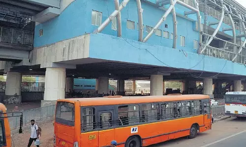 कुप्रबंधन से पंगु पड़ा सराय काले खां आईएसबीटी, अराजकता और अव्यवस्था का शिकार कुप्रबंधन से पंगु पड़ा सराय काले खां आईएसबीटी, अराजकता और अव्यवस्था का शिकार