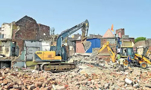 दक्षिण दिल्ली के गोविंदपुरी में 300 घर मलबे में तब्दील, कई ‘भूमिहीन’ दक्षिण दिल्ली के गोविंदपुरी में 300 घर मलबे में तब्दील, कई ‘भूमिहीन’