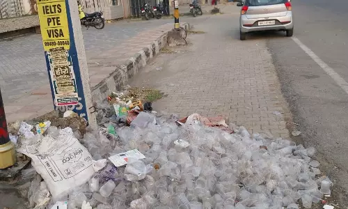 Haryana : सड़क पर छबीलों के बाद छोड़े गए प्लास्टिक के गिलास हरित कार्यकर्ताओं, एमसी के लिए चिंता का विषय Haryana : सड़क पर छबीलों के बाद छोड़े गए प्लास्टिक के गिलास हरित कार्यकर्ताओं, एमसी के लिए चिंता का विषय