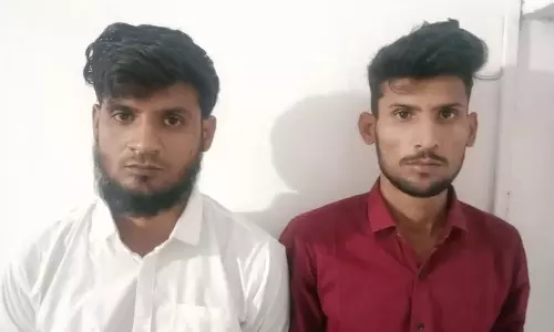 Haryana : नूह पुलिस ने 2 साइबर जालसाजों को गिरफ्तार किया Haryana : नूह पुलिस ने 2 साइबर जालसाजों को गिरफ्तार किया