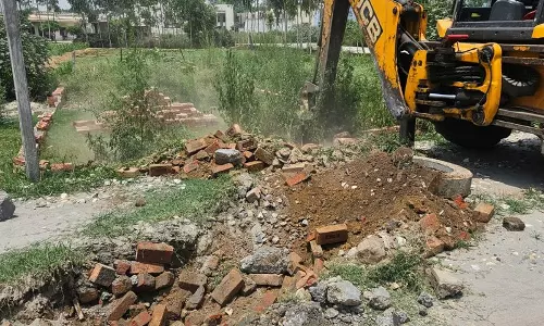 Yamunanagar  जिले में तीन अवैध कॉलोनियों में इमारतें ढहाई गईं