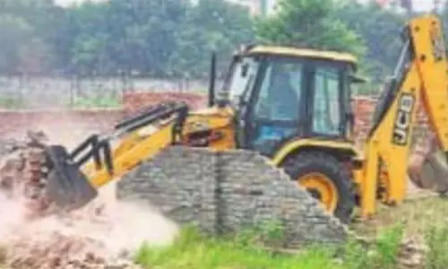 Bareilly: तीन अवैध कालोनियों पर चला बीडीए का बुलडोजर