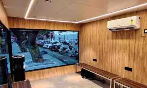 Anna Nagar में गिग वर्कर्स के लिए मोबाइल चार्जर और टॉयलेट के साथ एसी लाउंज खोला गया Anna Nagar में गिग वर्कर्स के लिए मोबाइल चार्जर और टॉयलेट के साथ एसी लाउंज खोला गया