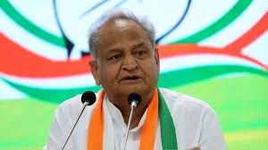 पूरा देश एक तरह के तनाव और ध्रुवीकरण का गवाह बन रहा है: कांग्रेस नेता अशोक गहलोत