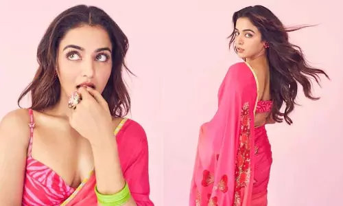 पिंक साड़ी में Wamiqa Gabbi का स्टनिंग लुक, फैशन में मास्टरक्लास पेश की पिंक साड़ी में Wamiqa Gabbi का स्टनिंग लुक, फैशन में मास्टरक्लास पेश की