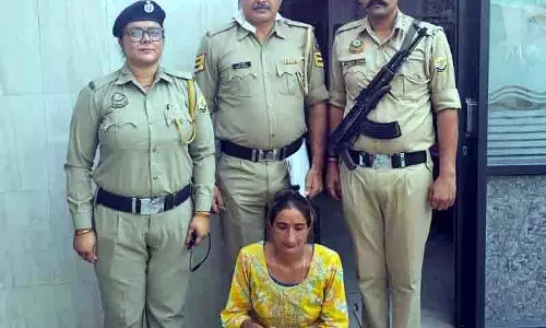 Nurpur: नशे की आदी महिला तस्कर गिरफ्तार Nurpur: नशे की आदी महिला तस्कर गिरफ्तार