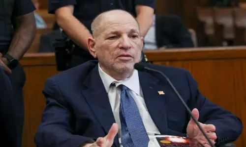 Harvey Weinstein को प्रथम श्रेणी के आपराधिक यौन कृत्य का दोषी पाया गया Harvey Weinstein को प्रथम श्रेणी के आपराधिक यौन कृत्य का दोषी पाया गया