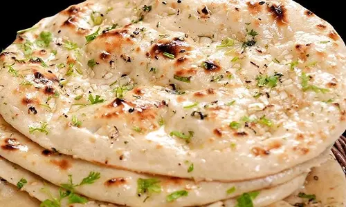 घर पर बनाएं रेस्टोरेंट जैसी butter naan