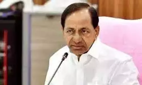 KCR ने KLIS पर पुस्तिका तैयार की, न्यायमूर्ति घोष को प्रति सौंपी