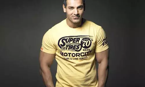 John Abraham ने मुंबई में 3 प्रॉपर्टी किराए पर लीं, 5 साल में 4.3 करोड़ रुपये कमाने का लक्ष्य