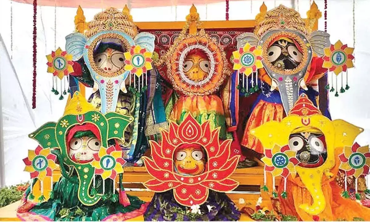 Andhra: ओडिया लोगों ने शहर में ‘देवस्नाना पूर्णिमा’ मनाई