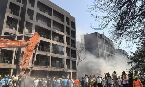 विमान दुर्घटना: अमित शाह गुजरात पहुंचे