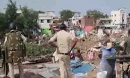 मध्य प्रदेश: Khandwa में अतिक्रमण विरोधी अभियान में 100 अवैध मकान ढहाए गए