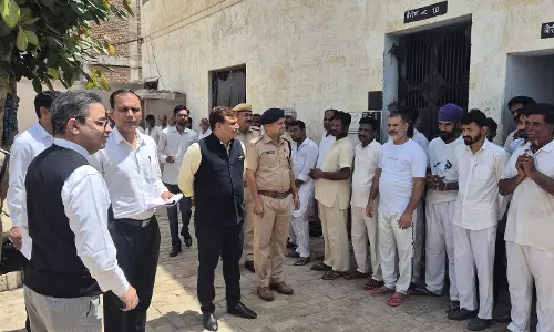 Sri Ganganagar: जिला एवं सैशन न्यायाधीश ने किया केन्द्रीय कारागृह का निरीक्षण Sri Ganganagar: जिला एवं सैशन न्यायाधीश ने किया केन्द्रीय कारागृह का निरीक्षण