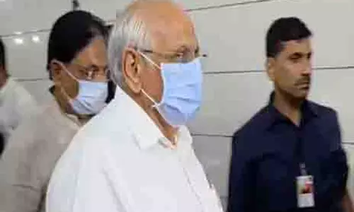 गुजरात के CM भूपेन्द्र पटेल विमान दुर्घटना पीड़ितों से मिलने अहमदाबाद अस्पताल पहुंचे गुजरात के CM भूपेन्द्र पटेल विमान दुर्घटना पीड़ितों से मिलने अहमदाबाद अस्पताल पहुंचे
