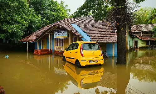 कर्नाटक में भारी बारिश के कारण करवार में जलभराव, स्कूलों में छुट्टी