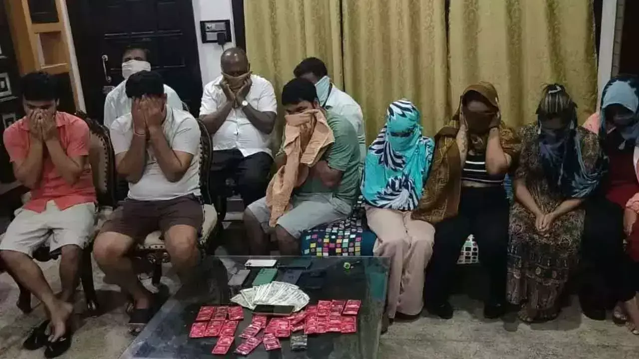 Telangana: टास्क फोर्स पुलिस ने बंजारा हिल्स में सेक्स रैकेट का भंडाफोड़ किया, 6 गिरफ्तार
