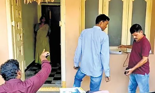 ACB ने कलेश्वरम परियोजना के इंजीनियर को 200 करोड़ रुपये की संपत्ति के साथ पकड़ा ACB ने कलेश्वरम परियोजना के इंजीनियर को 200 करोड़ रुपये की संपत्ति के साथ पकड़ा