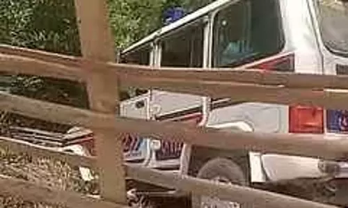 छात्राओं को रौंदने वाला पुलिस वाहन सवालों के घेरे में, सिस्टम पर फिर उठे सवाल
