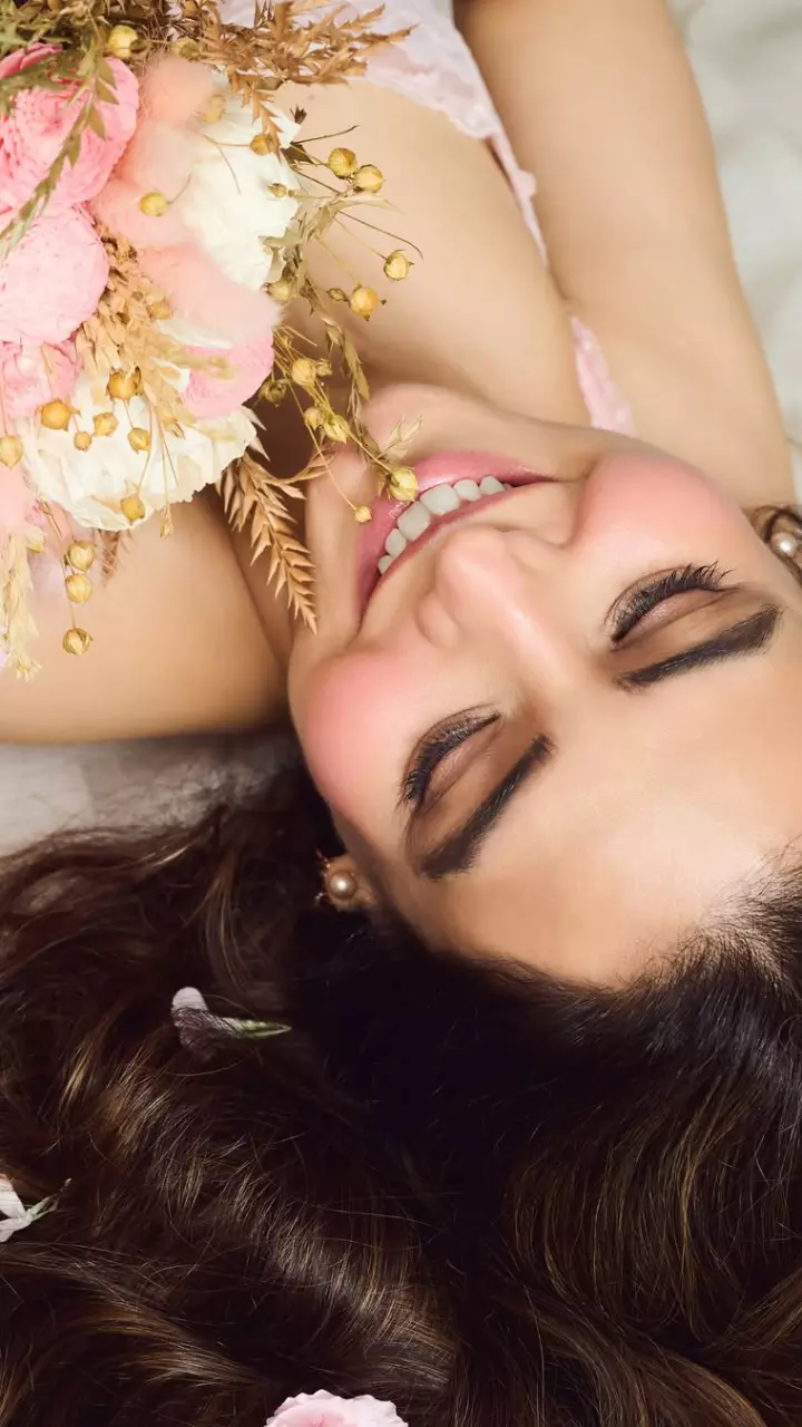 Aamna sharif का हॉट फोटोशूट