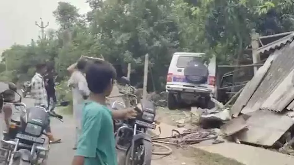 पुलिस वाहन ने स्कूली छात्राओं को लिया चपेट में, स्पॉट पर ही मौत पुलिस वाहन ने स्कूली छात्राओं को लिया चपेट में, स्पॉट पर ही मौत