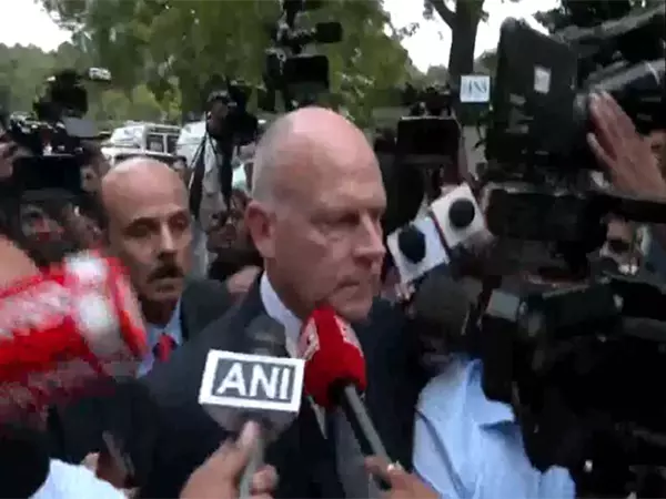 Air India CEO कैम्पबेल विल्सन अहमदाबाद में AI-171 विमान दुर्घटना स्थल पर पहुंचे Air India CEO कैम्पबेल विल्सन अहमदाबाद में AI-171 विमान दुर्घटना स्थल पर पहुंचे