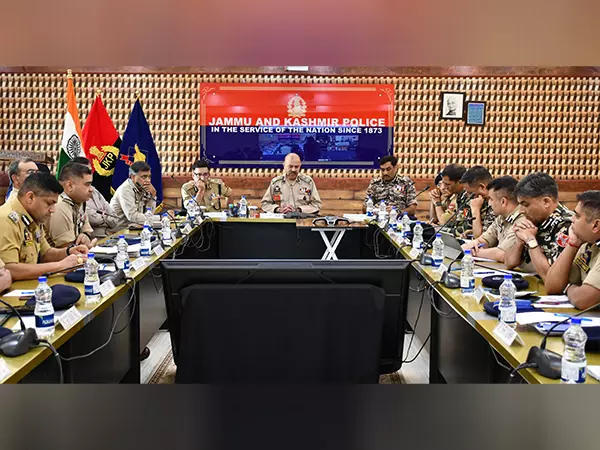 J-K DGP ने अमरनाथ यात्रा के लिए समीक्षा बैठक की अध्यक्षता की J-K DGP ने अमरनाथ यात्रा के लिए समीक्षा बैठक की अध्यक्षता की