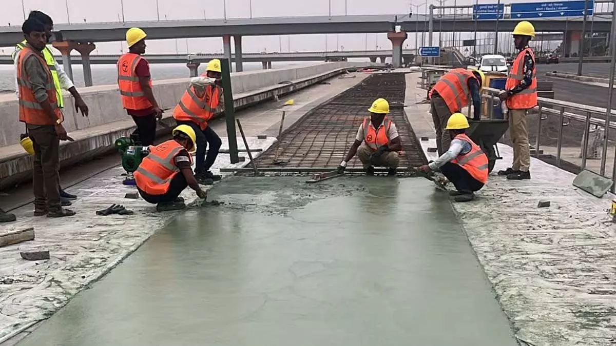 मुंबई तटीय सड़क परियोजना: मानसून पूर्व बारिश के कारण सैरगाह के उद्घाटन में देरी मुंबई तटीय सड़क परियोजना: मानसून पूर्व बारिश के कारण सैरगाह के उद्घाटन में देरी