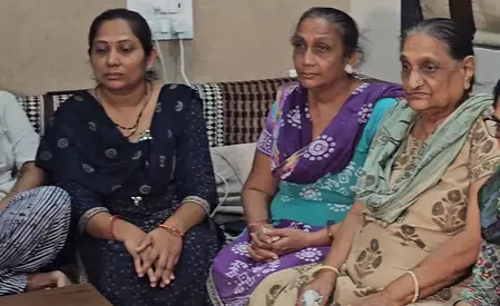 विमान हादसा: लंदन में बच्चे कर रहे थे इंतजार, लौटते वक्त खुश थी रूपल पटेल, दर्दनाक घटना में गई जान विमान हादसा: लंदन में बच्चे कर रहे थे इंतजार, लौटते वक्त खुश थी रूपल पटेल, दर्दनाक घटना में गई जान