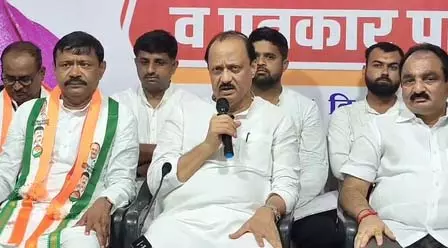 एयर इंडिया विमान हादसा: अजीत पवार ने जताया शोक, हादसे के कारणों पर उठाए सवाल एयर इंडिया विमान हादसा: अजीत पवार ने जताया शोक, हादसे के कारणों पर उठाए सवाल