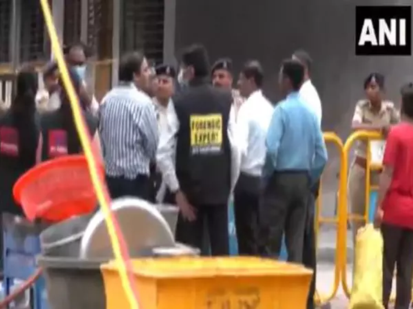 फोरेंसिक टीम Ahmedabad में एयर इंडिया विमान दुर्घटना स्थल पर पहुंची फोरेंसिक टीम Ahmedabad में एयर इंडिया विमान दुर्घटना स्थल पर पहुंची