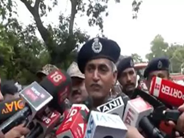 जब तक घटनास्थल पूरी तरह से साफ नहीं हो जाता, तब तक कोई संख्या नहीं बता सकते: विमान दुर्घटना पर NDRF अधिकारी जब तक घटनास्थल पूरी तरह से साफ नहीं हो जाता, तब तक कोई संख्या नहीं बता सकते: विमान दुर्घटना पर NDRF अधिकारी