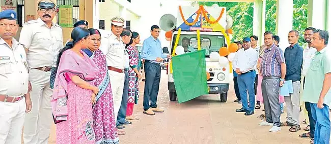MLA रघुराम माचो ने कोरापुट में चैतन्य रथम का शुभारंभ किया MLA रघुराम माचो ने कोरापुट में चैतन्य रथम का शुभारंभ किया