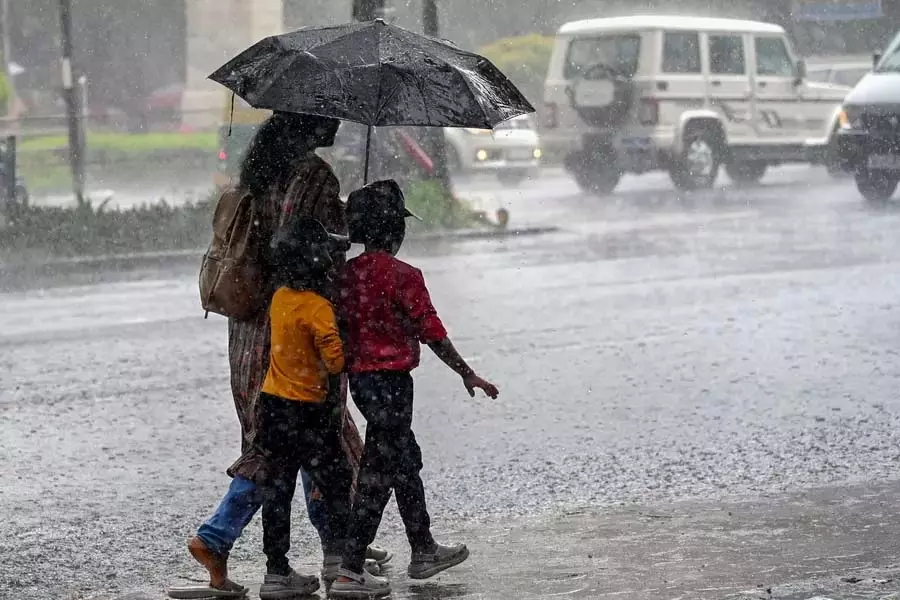 केरल में आज को भारी बारिश की आशंका, 4 जिलों में ऑरेंज अलर्ट केरल में आज को भारी बारिश की आशंका, 4 जिलों में ऑरेंज अलर्ट