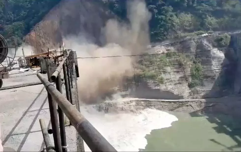 Assam: मानसून की वजह से सुबनसिरी परियोजना में देरी Assam: मानसून की वजह से सुबनसिरी परियोजना में देरी