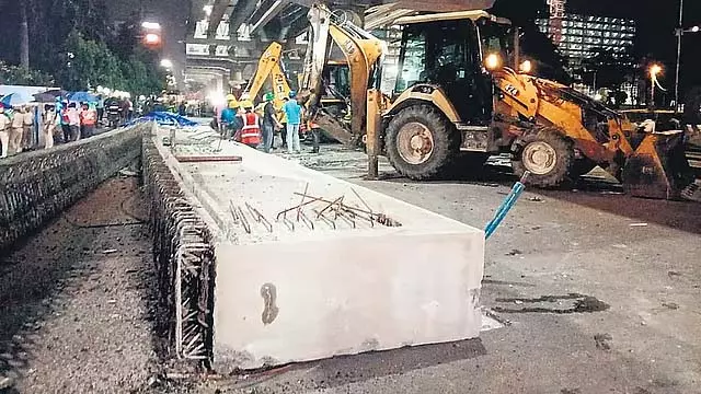 Chennai मेट्रो रेल निर्माण दुर्घटना के पीड़ित को 5 लाख का मुआवजा Chennai मेट्रो रेल निर्माण दुर्घटना के पीड़ित को 5 लाख का मुआवजा