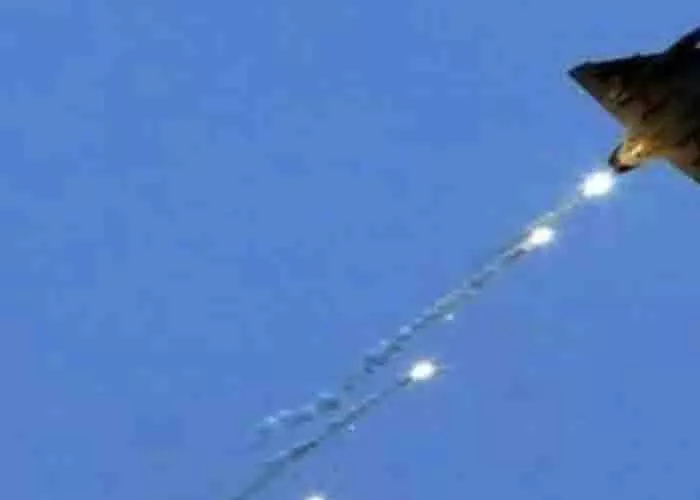 IDF ने बड़े पैमाने पर हवाई हमलों में शीर्ष ईरानी सैन्य प्रमुखों के खात्मे का दावा किया IDF ने बड़े पैमाने पर हवाई हमलों में शीर्ष ईरानी सैन्य प्रमुखों के खात्मे का दावा किया