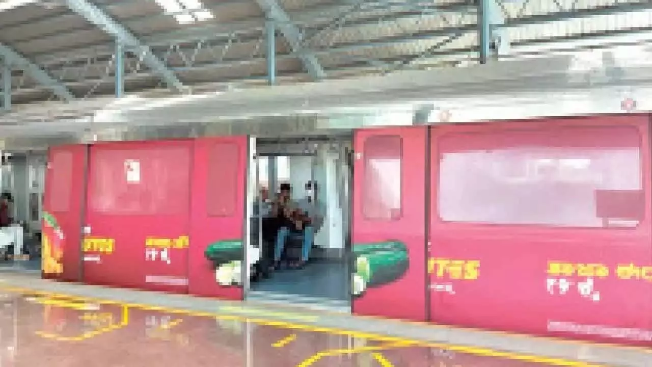 मेट्रो यात्रियों की संख्या में कमी: BMRCL ने ट्रेंड को पलटने के लिए विज्ञापन का सहारा लिया मेट्रो यात्रियों की संख्या में कमी: BMRCL ने ट्रेंड को पलटने के लिए विज्ञापन का सहारा लिया