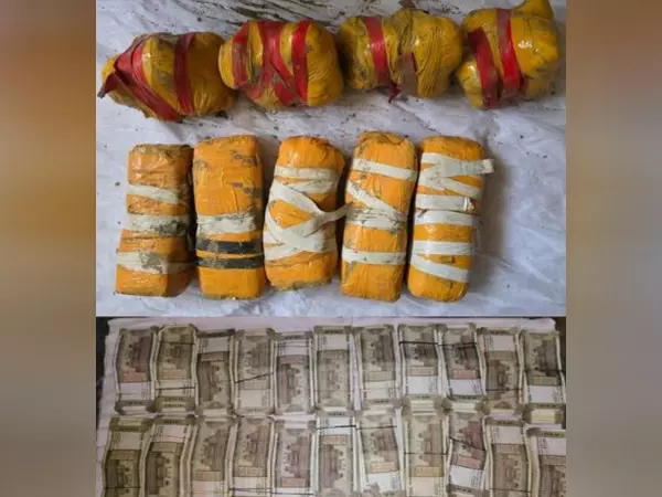 Amritsar में हेरोइन तस्करी गिरोह का भंडाफोड़, दो गिरफ्तार Amritsar में हेरोइन तस्करी गिरोह का भंडाफोड़, दो गिरफ्तार