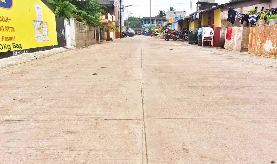 Hubli : निगरानी के लिए खंभों पर सीसीटीवी कैमरे Hubli : निगरानी के लिए खंभों पर सीसीटीवी कैमरे