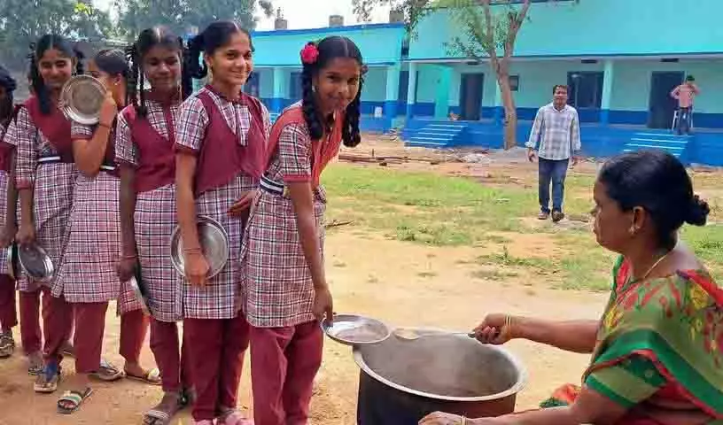 Telangana में अन्नपूर्णा ट्रस्ट के सुबह के पोषण कार्यक्रम से 21 लाख बच्चे लाभान्वित हुए Telangana में अन्नपूर्णा ट्रस्ट के सुबह के पोषण कार्यक्रम से 21 लाख बच्चे लाभान्वित हुए