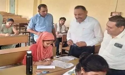 Israna: बच्ची को जन्म देने के बाद B.Ed परीक्षा देने पहुंची पानीपत की माँ Israna: बच्ची को जन्म देने के बाद B.Ed परीक्षा देने पहुंची पानीपत की माँ