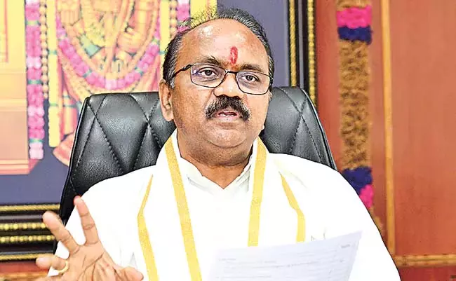 Andhra : तिरुमाला श्रीवारी के भक्तों को गुणवत्तापूर्ण अन्नप्रसादम प्रदान कर रहे Andhra : तिरुमाला श्रीवारी के भक्तों को गुणवत्तापूर्ण अन्नप्रसादम प्रदान कर रहे
