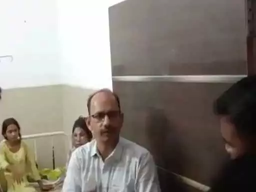 महिला कलाकार पर हमला, जबरन शादी करना चाहता है सनकी महिला कलाकार पर हमला, जबरन शादी करना चाहता है सनकी