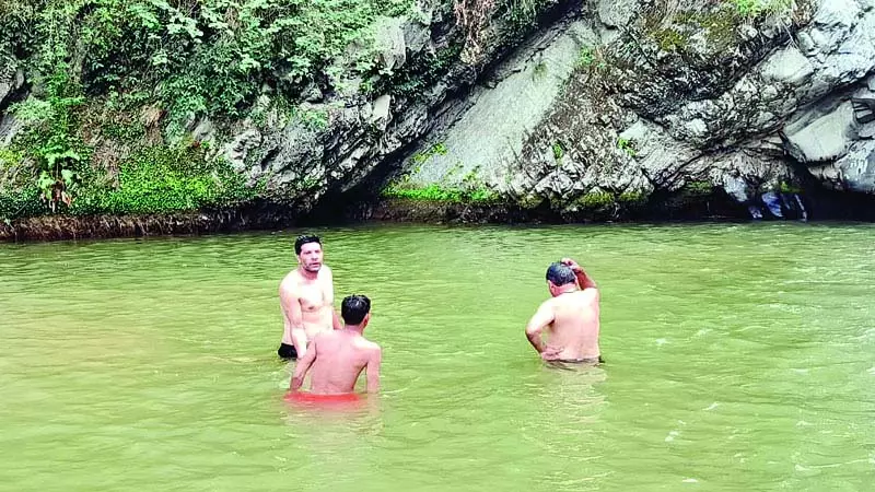 ओडरा खड्ड में लापता युवक का शव बरामद ओडरा खड्ड में लापता युवक का शव बरामद