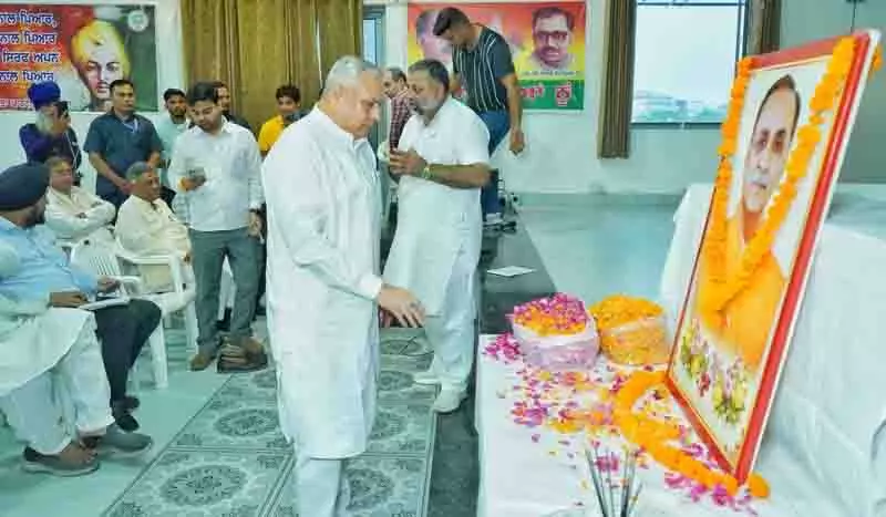 BJP नेताओं ने विमान दुर्घटना में विजय रूपाणी की मौत पर शोक जताया BJP नेताओं ने विमान दुर्घटना में विजय रूपाणी की मौत पर शोक जताया