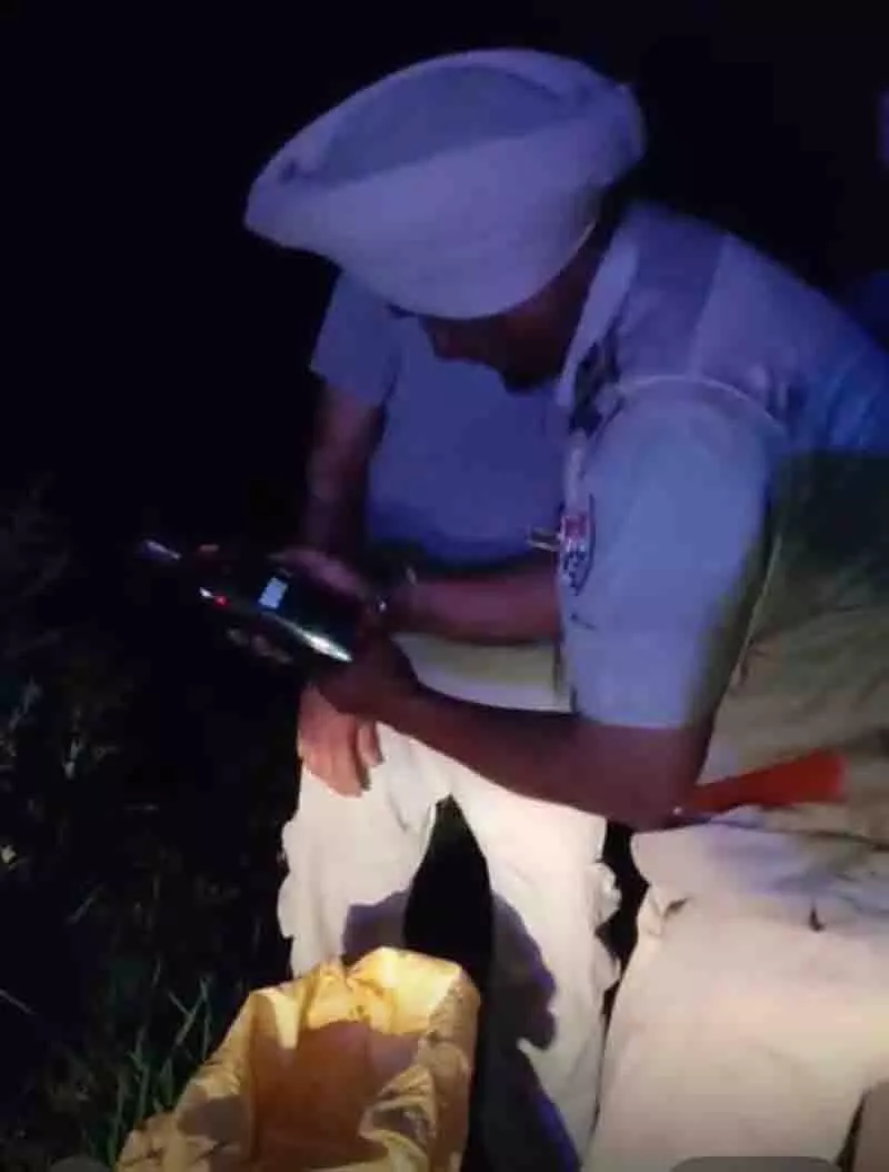 Ludhiana: उपचुनाव नजदीक आते ही पुलिस ने अवैध शराब कारोबार पर शिकंजा कसना शुरू Ludhiana: उपचुनाव नजदीक आते ही पुलिस ने अवैध शराब कारोबार पर शिकंजा कसना शुरू