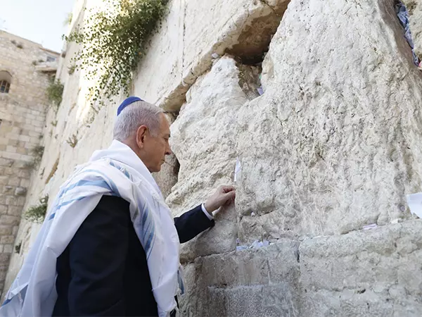 ईरान के खिलाफ राइजिंग लायन अभियान शुरू, Netanyahu ने दी प्रतीकात्मक चेतावनी ईरान के खिलाफ राइजिंग लायन अभियान शुरू, Netanyahu ने दी प्रतीकात्मक चेतावनी